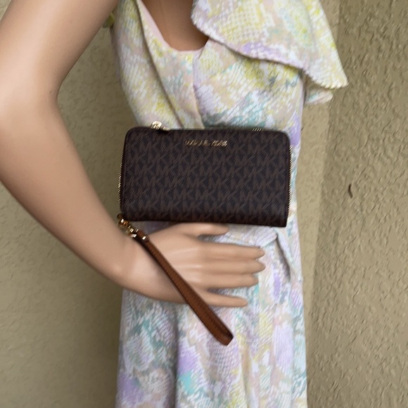 Michael Kors Jet Set Travel Lg Flat Multifunctional Phone Case-Wristlet-Wallet - Picture 3 of 16